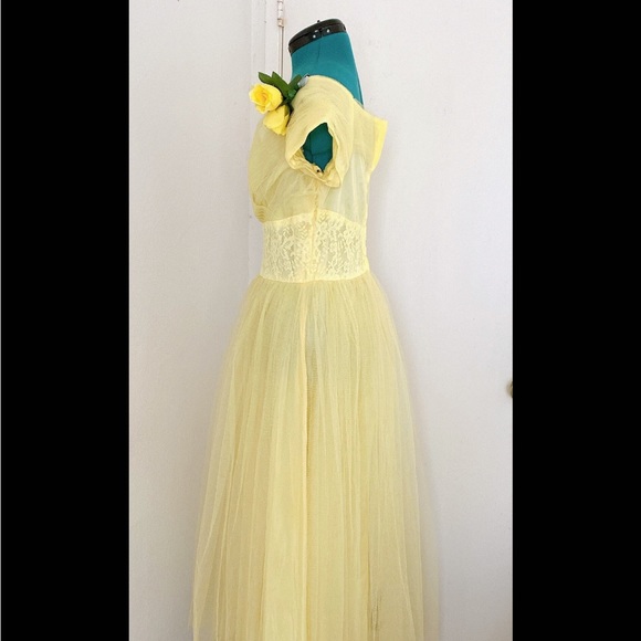 STUNNING YELLOW TULLE VINTAGE EMPIRE WAIST 1950’s FORMAL GOWN BALLGOWN - Picture 2 of 4